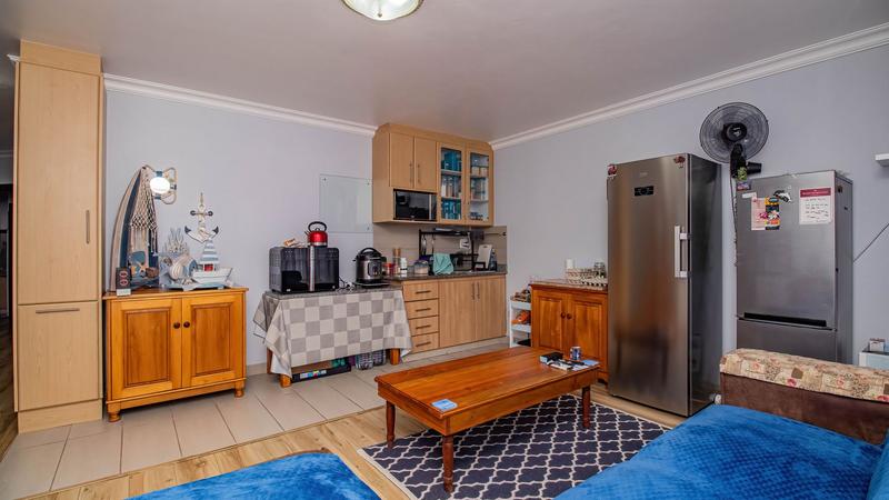 9 Bedroom Property for Sale in Outeniqua Strand Western Cape